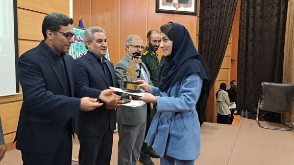 آیین تجلیل از رتبه‌ برتر‌های ناحیه۲