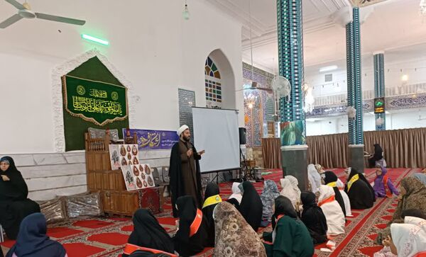 لحظاتی شاد از اعتکاف دانش‌آموزی با حضور نویسندگان و فرهیختگان یزد 