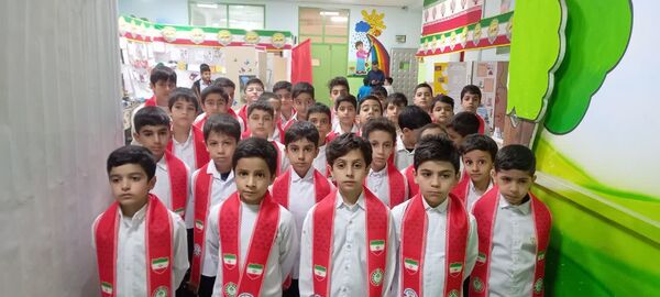 نمایشگاه دهه فجر در دبستان خاتم‌الانبیاء (ص)