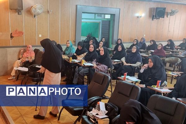 کارگاه دانش افزایی سرگروههای اجتماعات