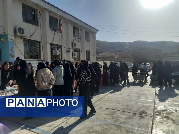 بازارچه دست‌سازهای دانش‌آموزی گلستان