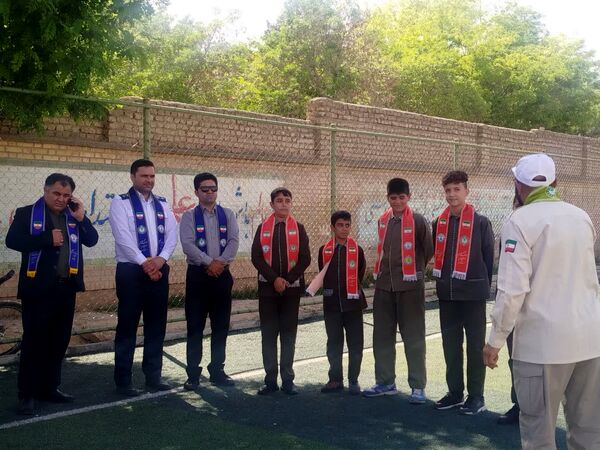 بازدید ارزیاب کشوری سازمان دانش‌آموزی در مدارس تمام پیشتاز شهرستان فاروج