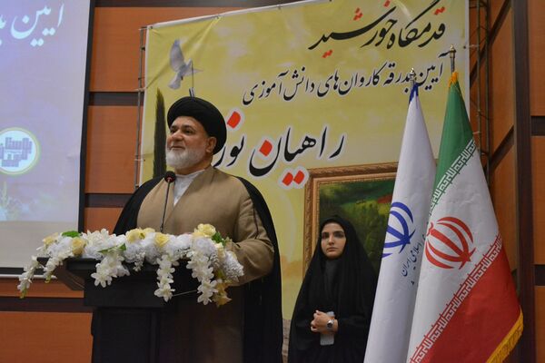 بدرقه دانش‌آموزان بهارستانی به راهیان‌نور