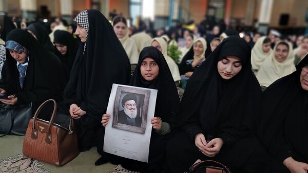 مراسم بزرگداشت مجاهد شهید سیدحسن نصرالله در مسجد خاتم‌الانبیا شهرستان ملارد