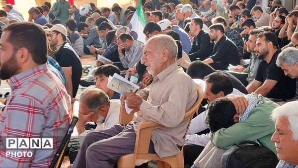 روز عرفه ، روز توبه و بندگی در گلستان شهدای نجف آباد