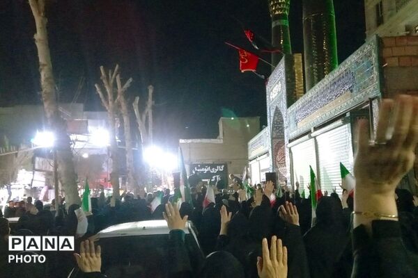 گردهمایی پرشور مردم وفادار و انقلابی چهاردانگه در دفاع از میهن و آرمان های انقلاب
