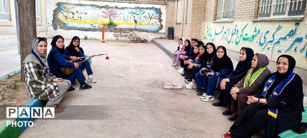 کارگاه آموزشی مدرسان پیشتاز و گردهمایی خبرنگاران پانا شهرستان فاروج با مسئولان سازمان دانش‌آموزی خراسان شمالی 