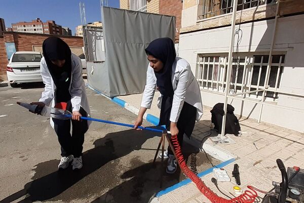 برگزاری مسابقات و درخشش نخبگان جوان در رقابت علمی دبیرستان هیات امنایی مقربی