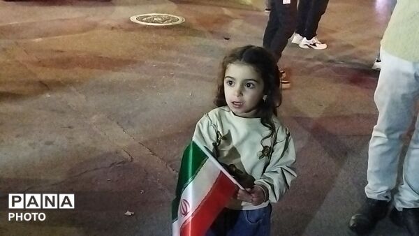 حضور دهه نودی ها در رژه ماشینی بلوار فضل نیشابور 