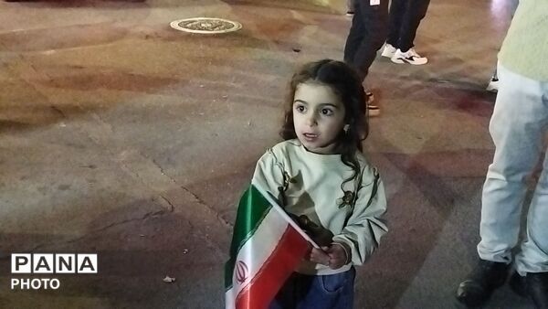 حضور دهه نودی ها در رژه ماشینی بلوار فضل نیشابور 