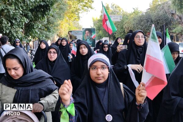 همایش پیاده‌روی دختران زینبی در شیراز