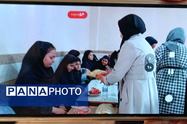 برگزاری مراسم جشن یلدا در مدرسه مهرآیین و مدرسه مریم بهارستان۲