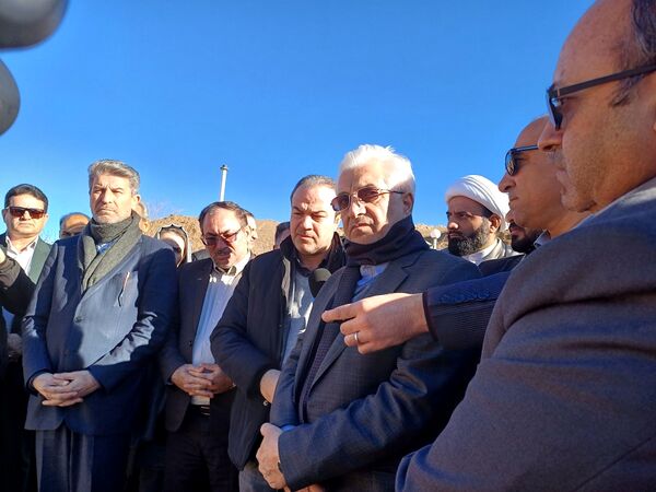 بازدید استاندار از مکان جانمایی شده برای احداث سد ۱۲ میلیون مکعبی دربند 