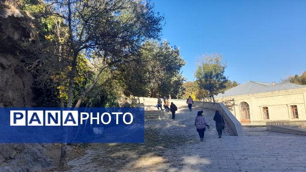 فلک‌الافلاک میزبان دانش‌آموزان‌دبیرستان‌ریحانه