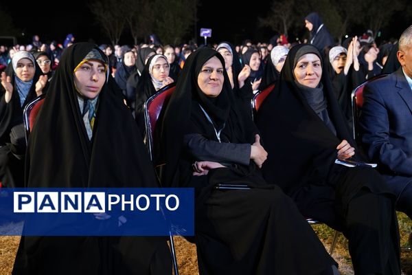 اختتامیه چهل و دومین جشنواره فرهنگی هنری امید فردا 