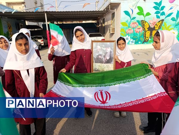 زنگ انقلاب در مدرسه شهید ابراهیم تنیده ناحیه یک بندرعباس به صدا در آمد