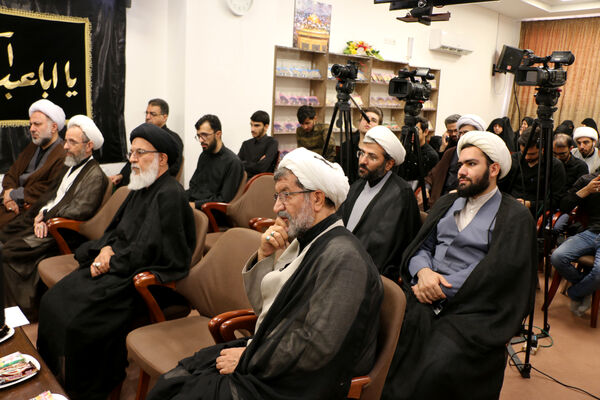 رونمایی از یادنامه «ملت ابراهیم» در قم