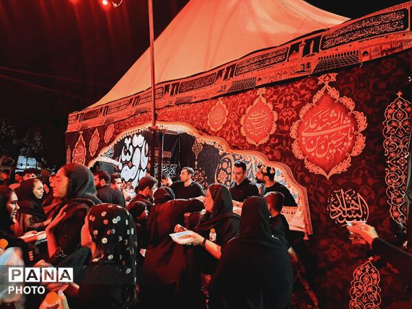 شب‌های نورانی سوگ و همدلی مردمان؛ در گلزار شهدای عباس آباد شهریار
