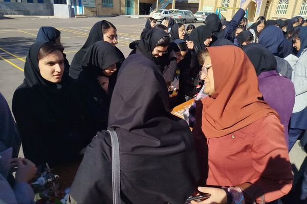 بازارچه نوروزی در هنرستان مرضیه 