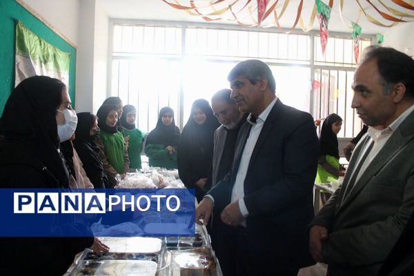  آیین افتتاح جشنواره ماها و ایران‌مون در دبیرستان خدیجه کبری پردیس 