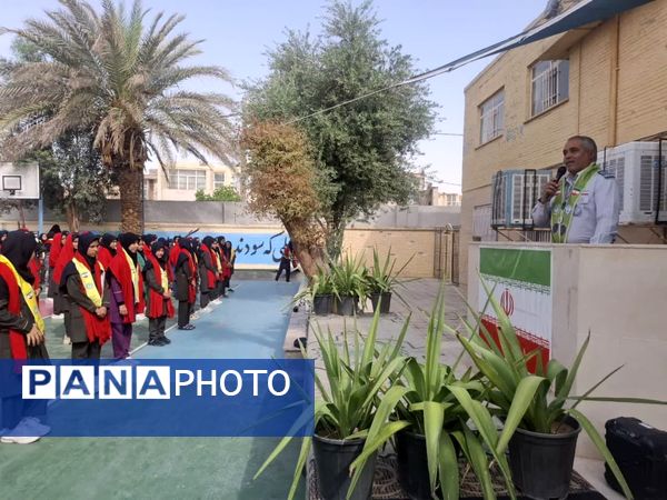 بازدید مدرسان کشوری سازمان دانش‌آموزی از دبیرستان تمام تشکیلاتی عفت