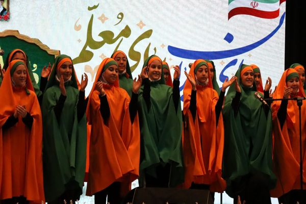 تجلیل از طلایه‌داران برتر تعلیم و تربیت ، آیین تقدیر از معلمین نمونه شهرستان پاکدشت 