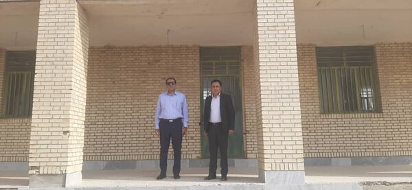 نشست مدیر آموزش و پرورش ناحیه یک بندرعباس با بخشدار و دهیاران بخش شمیل