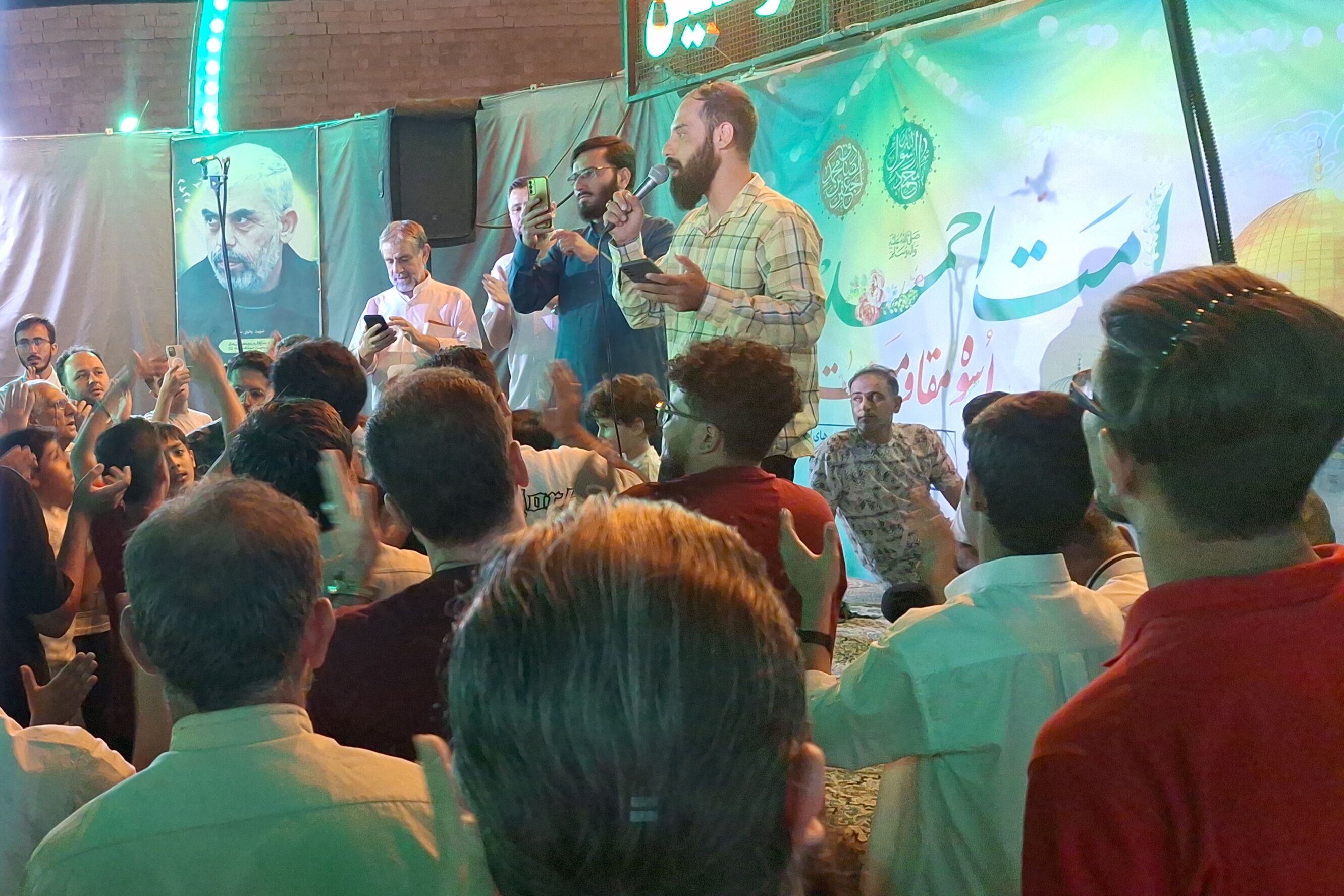 حال و هوای کافه شهدا در شب میلاد نبی اکرم(ص) و امام جعفر صادق (ع)