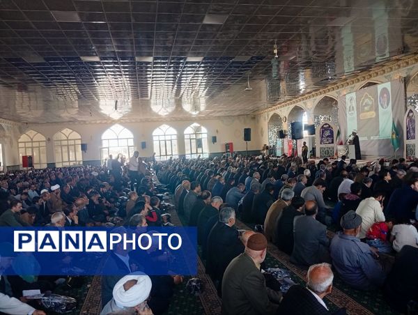 نماز جمعه این هفته شهرستان کاشمر همزمان با روز قدس برگزار شد 