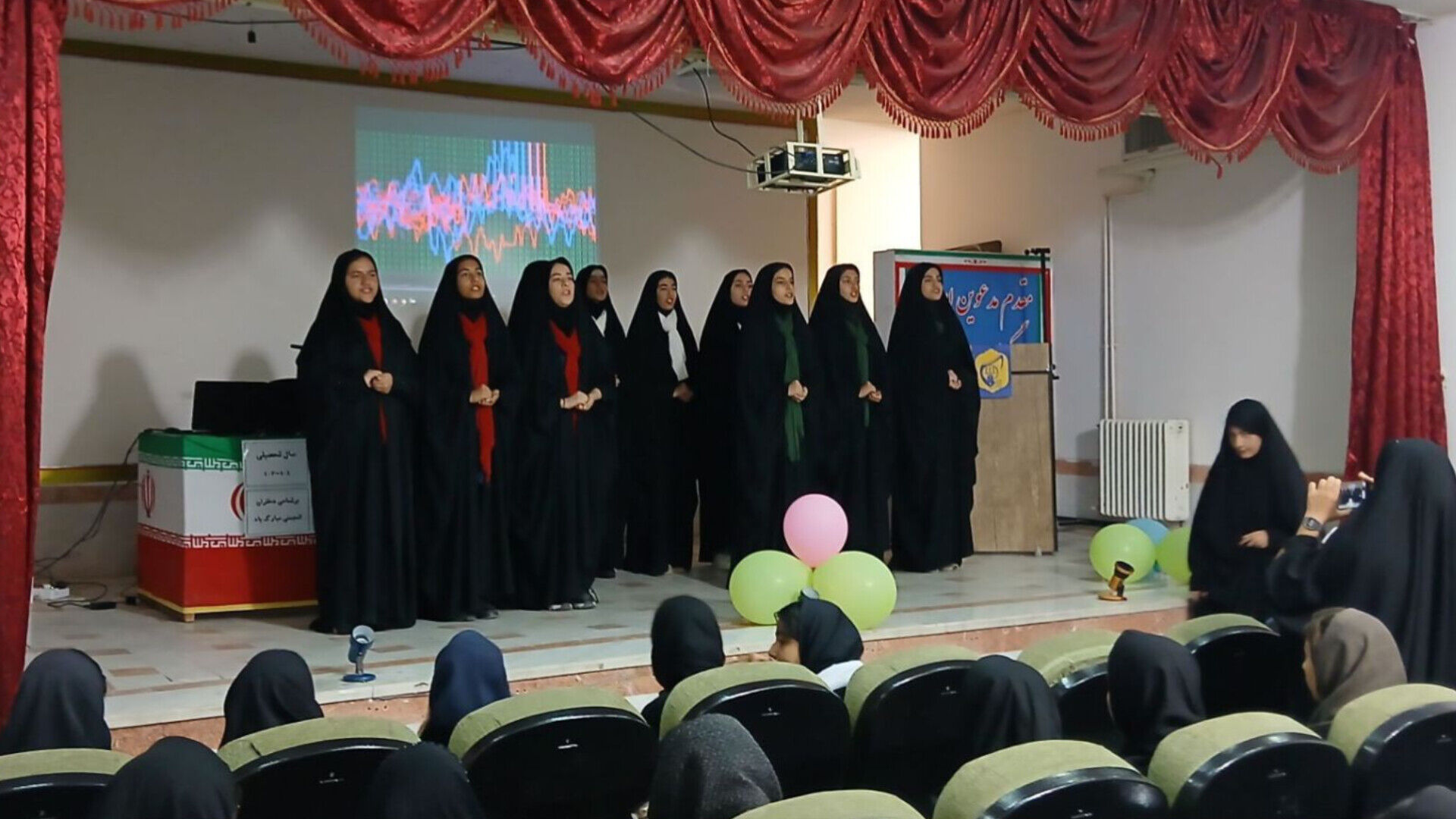 اختتامیه نمایشگاه مدرسه انقلاب اتحادیه انجمن‌های اسلامی شهرستان دلفان 