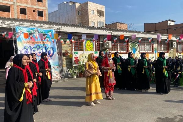 جشن باشکوه انقلاب و ایرانمون