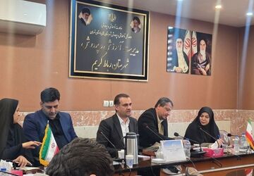 نشست هم‌اندیشی معاونین آمورش متوسطه شهرستان‌های تهران در اداره رباط‌کریم