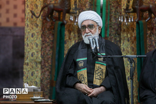 همایش پیرغلامان اهل بیت علیهم‌السلام در حرم مطهر رضوی