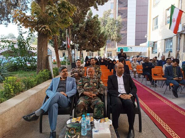 گرامیداشت هفته دفاع مقدس در اداره آموزش و پرورش ناحیه ۳ مشهد