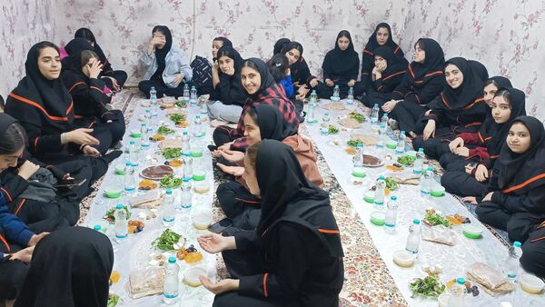 برگزاری محافل انس با قرآن و مراسم افطاری در مدارس شهرستان ملارد 