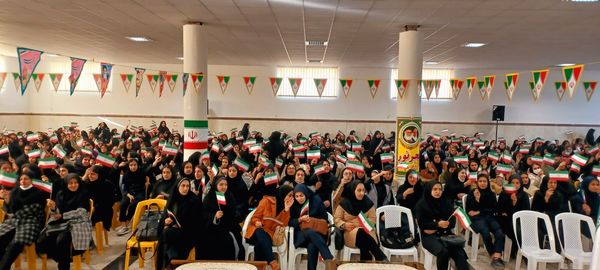 جشن پیروزی انقلاب در نهاوند 