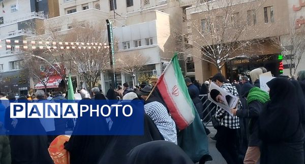 خروش مردم مشهدی در یوم الله ۲۲ بهمن