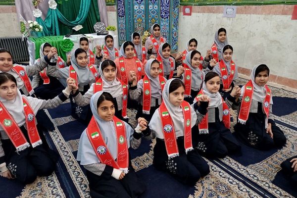 جشن ولادت امام علی(ع) در مدرسه شهید آقچه‌لو رباط‌کریم