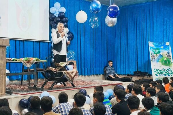 آیینی از معنویت، ایثار و دانش در دبیرستان شاهد شهید احمد کاظمی