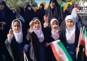 حضور پرشور دانش‌آموزان دامغانی در راهپیمایی روز ۱۳ آبان
