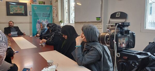 بررسی اعتیاد به اینترنت و تأثیر آن بر خانواده‌ها