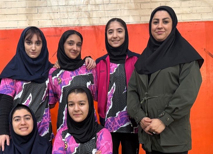 قهرمانی تیم بدمینتون منطقه ۵ جلوه‌ای از اثرگذاری برنامه‌های ورزشی در پرورش استعدادهای دانش‌آموزان است