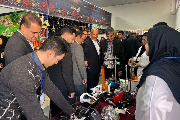 پژوهش‌سرای کاوش کهریزک، کانون توجه نخستین روز نمایشگاه دستاوردهای دانش‌آموزی استان