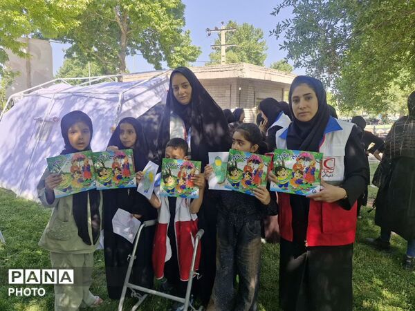 سرخ پوشان هلال در شیرخوارگان حسینی 