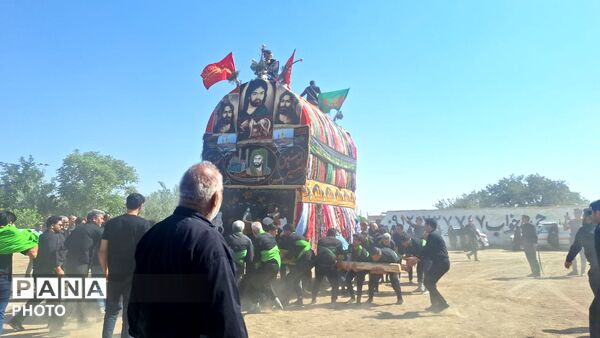شکوهِ سوگ در پناهِ قدمگاه علی (ع)؛ نخل‌گردانی، بازخوانیِ پیوندِ عشق و ارادت