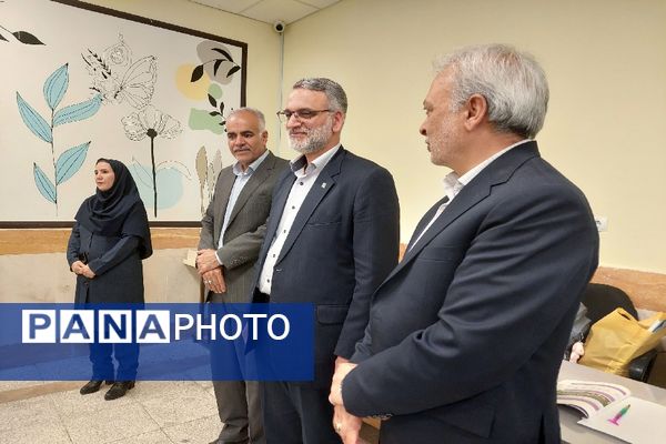 آیین نواختن زنگ استاندارد در هنرستان صدیقه ناظران 