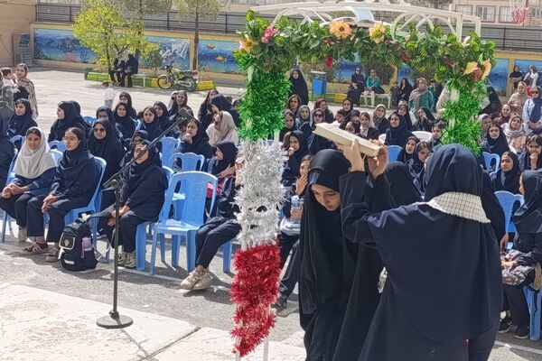 جشن جوانه ها در دبیرستان مهر نیشابور