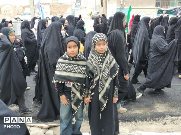 راهپیمایی نوجوانان و کودکان در روز قدس در شهرستان خلیل آباد