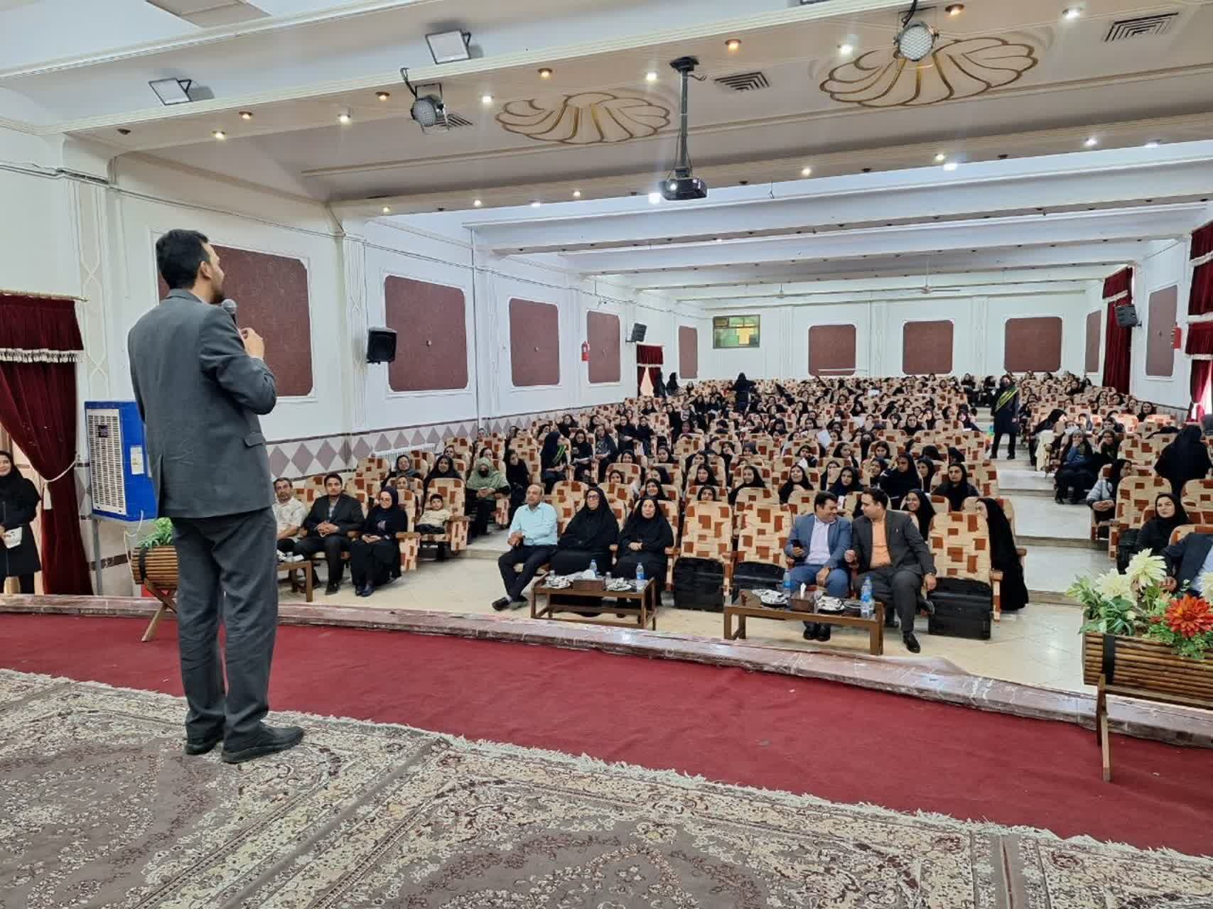 هر دانش‌آموز، یک مهارت؛ مدرسه‌ای برای شکوفایی استعدادها