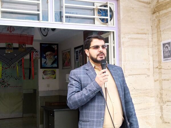 حضور آتش‌نشانان در دبیرستان میثاق کاشمر